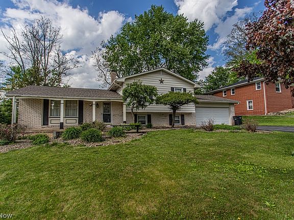 3rd image of 8523 Sleepy Hollow Dr NE