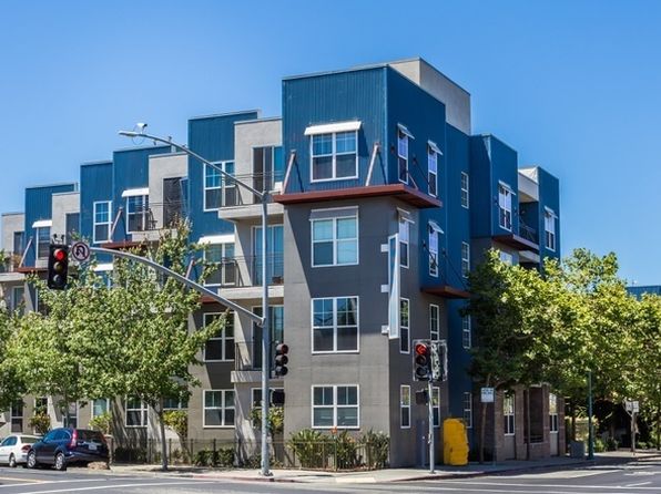 1121 40th St APT 2207