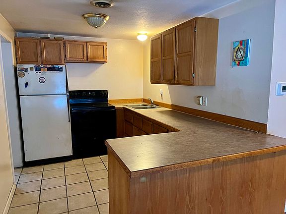 5th image of 14894 Groesbeck St