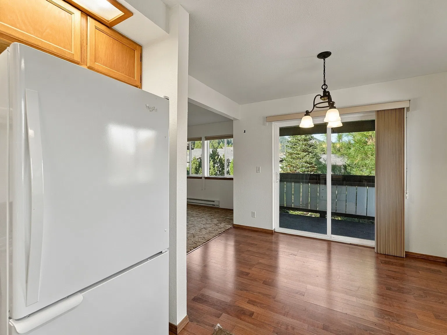 2 bed, 1064 sqft, $1,600 — Photo 3