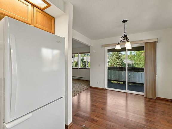 3rd image of 110 Icicle Rd APT G