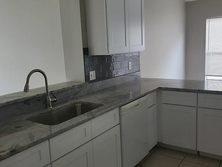 2638 Maylin Dr — Photo 11