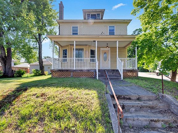 5th image of 251 Boutelle St