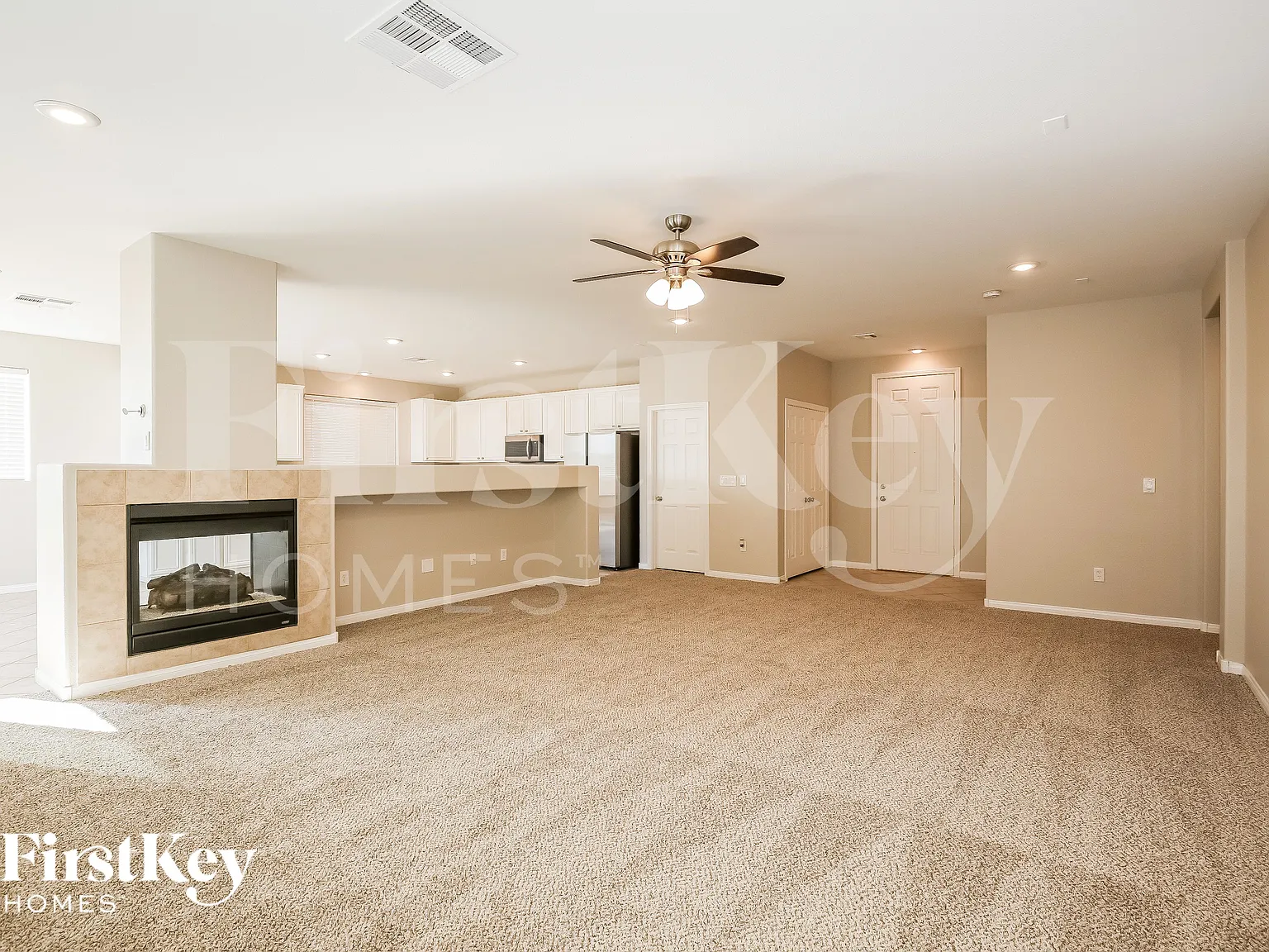 3 bed, 2.0 bath, 1982 sqft, $2,535 — Photo 4