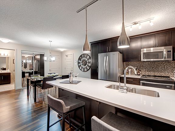 4th image of 4008 Savaryn Dr SW