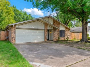 3216 Scenic Hills Dr, Bedford, TX 76021