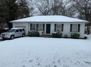 34 Flanders Blvd, Flanders, NY 11901
