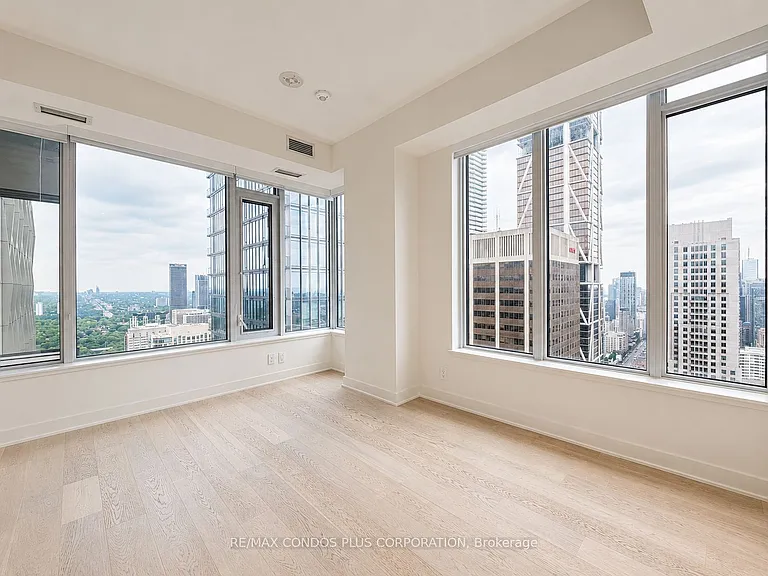 11 Yorkville Ave #3907 — Photo 19