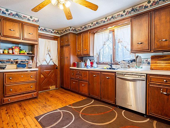 5th image of 35 Fort Hill Avenue