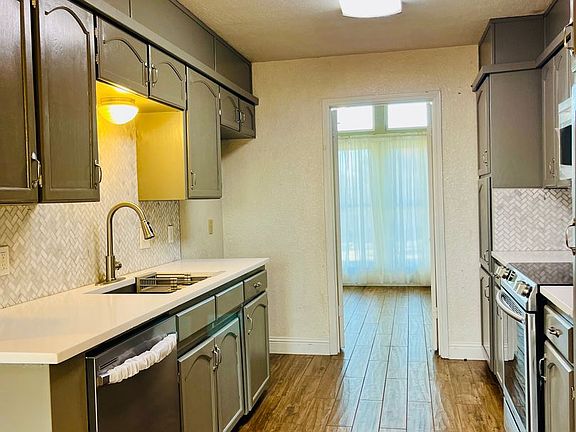 5th image of 103 Briarhaven Blvd