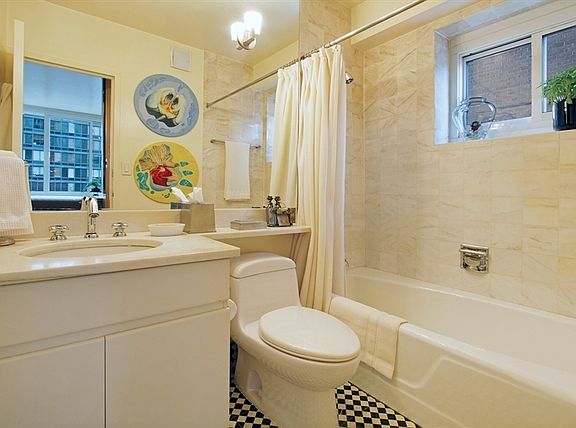 3rd image of 420 E 58th St APT 20B