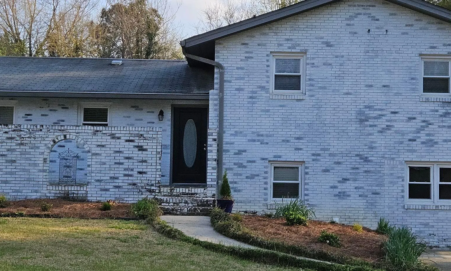 3 bed, 1.5 bath, 1450 sqft, $1,800 — Photo 1