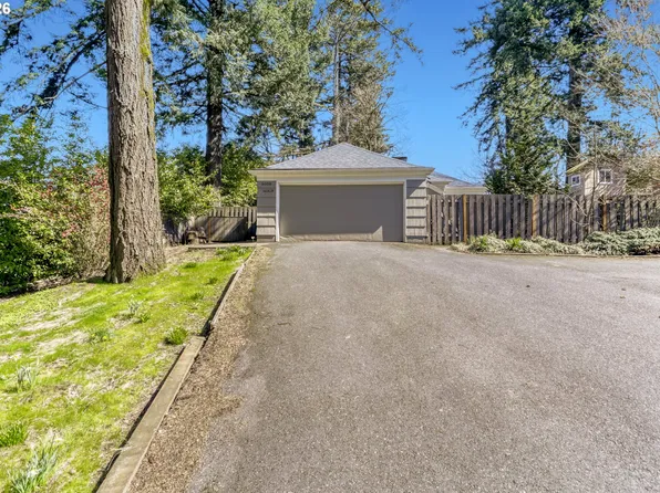 5008 SW Taylors Ferry Rd, Portland, OR 97219