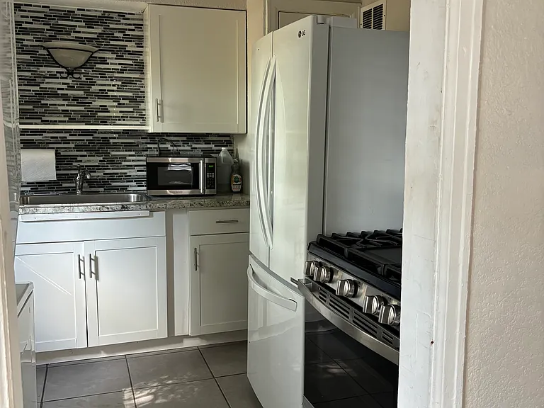 517 N Oak Cliff Blvd — Photo 5