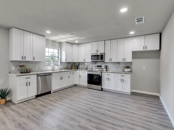 231 Dehart St #1, Liverpool, TX 77577