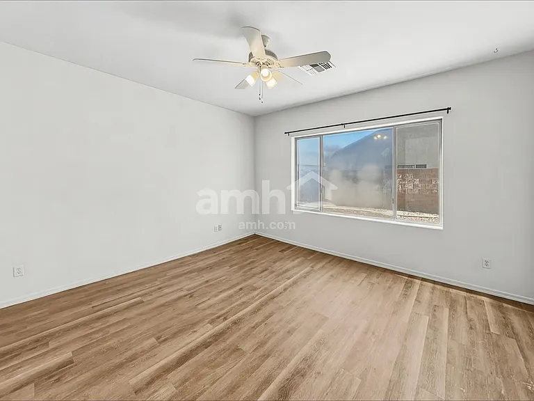 11621 W Lincoln St — Photo 9