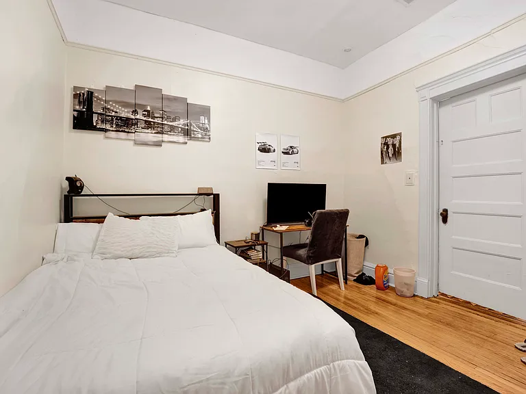 2522 N Burling St #2 — Photo 15