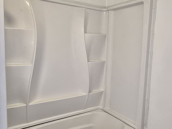 5th image of 730 Indiana Ave #1