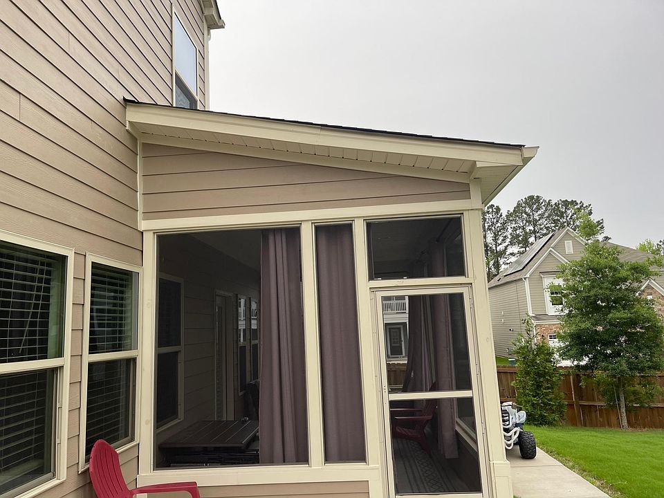 Screen porch