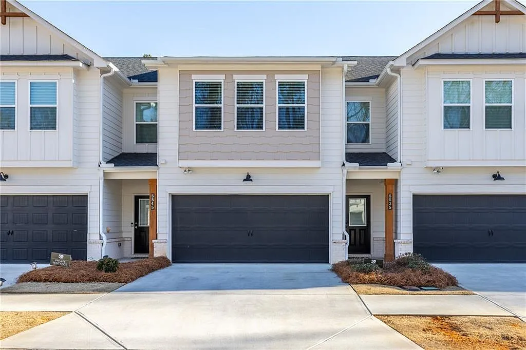 3 bed, 2.5 bath, 1936 sqft, $2,500 — Photo 4
