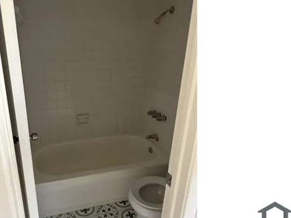 9090 S Braeswood Blvd APT 32, Houston, TX 77074