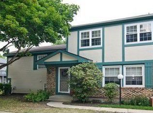 418 Fernwood Ct, Vernon Hills, IL 60061