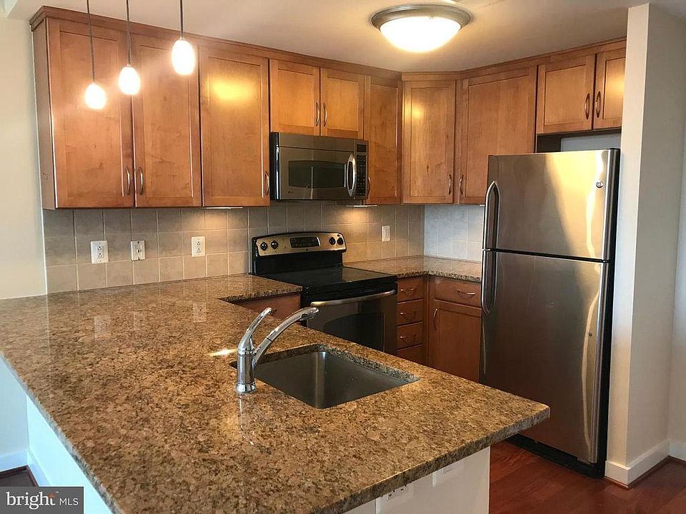 1st image of 888 N Quincy St Unit 1706