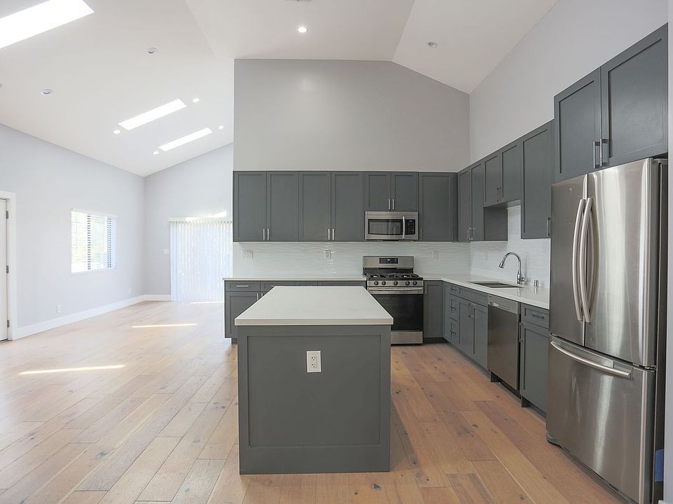 1st image of 563 N Hoover St #562