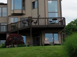 351 Roberts Run #106, Bay Village, OH 44140