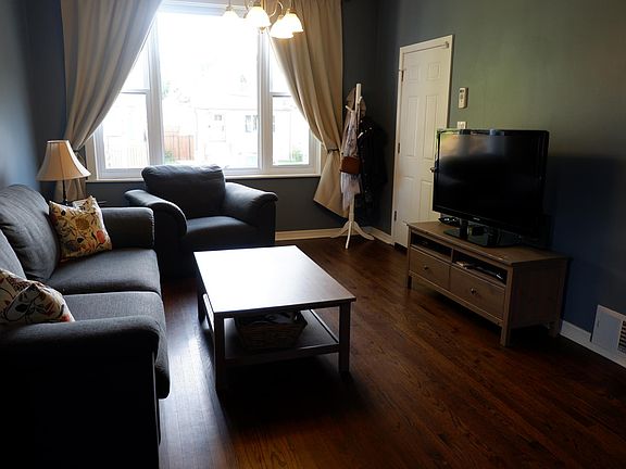 5th image of 5110 W Byron St #1
