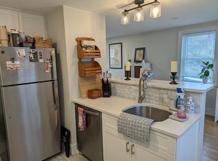 10 Shangri La Ln, Middletown, RI 02842