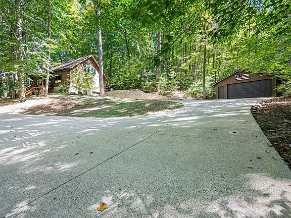 4th image of 600 Hogans Branch Rd