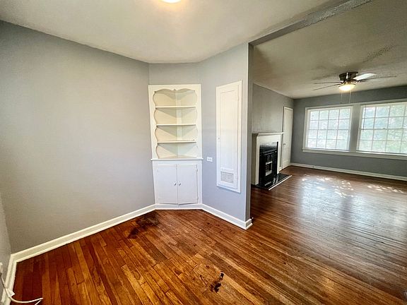4th image of 425 Maverick St APT 6