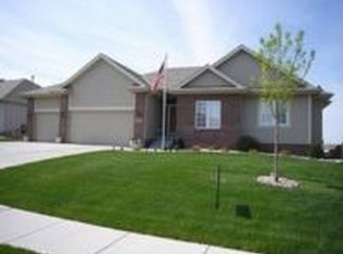9735 Centennial Rd, La Vista, NE 68128