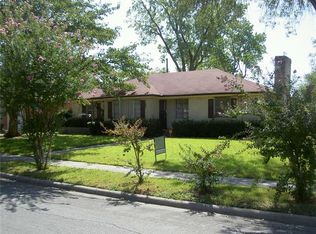 1544 Gillette Cir, Dallas, TX 75227