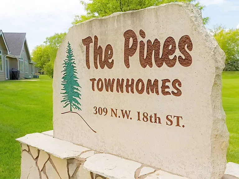 The Pines Townhomes: Spacious Living in Quaint Ankeny Neighborhood! — Photo 14