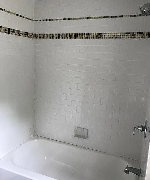 328 E Broadway — Photo 11