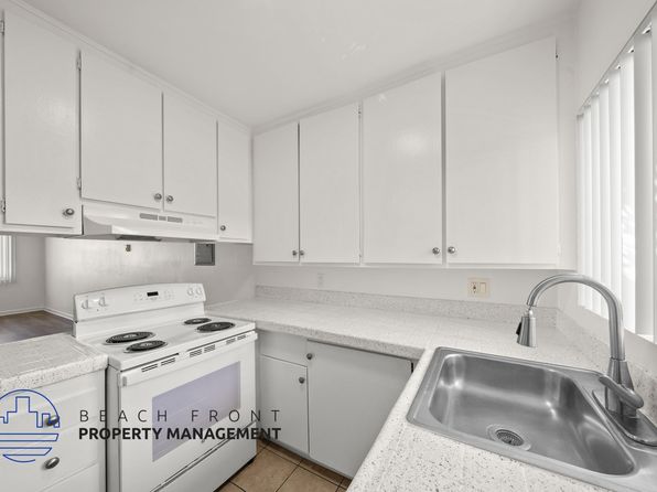 1261 Rosecrans Ave #105