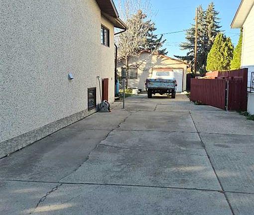 4th image of 5209 S 40th Ave