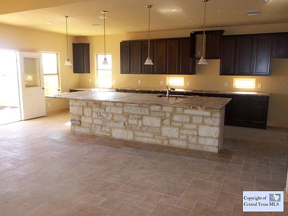 3rd image of 1410 Shadow Rock