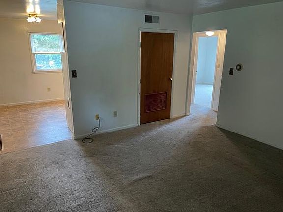 2nd image of 105 Jefferson St #201