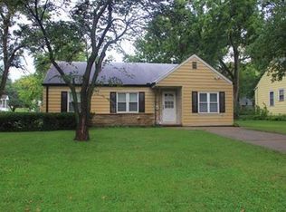 5440 Maple St, Mission, KS 66202