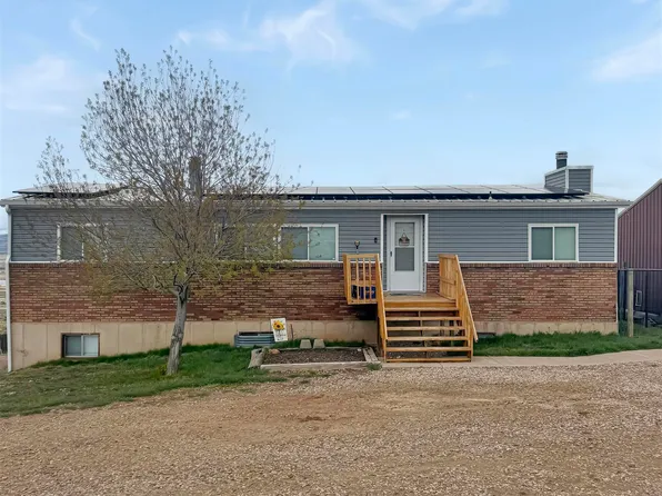 215 Loop Rd, Evanston, WY 82930