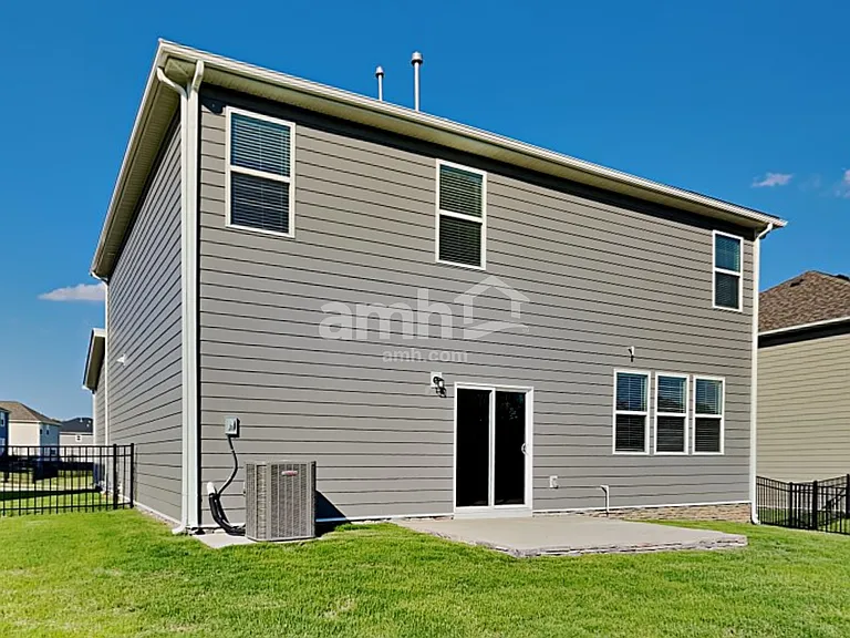 1105 Amberly Way — Photo 26