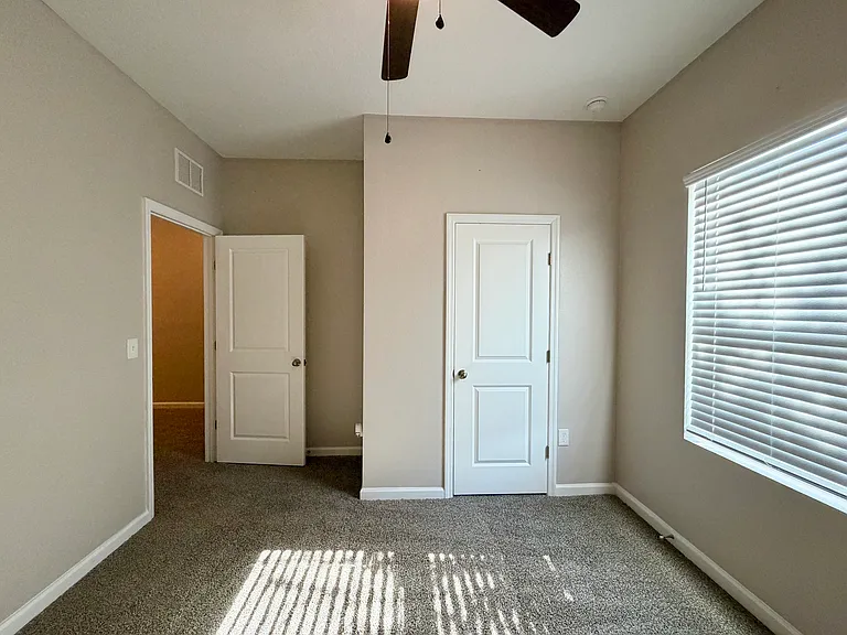 1136 Roberta Rd — Photo 20