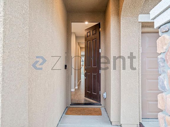 3rd image of 572 Delicato Dr