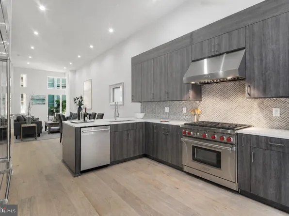 108 Black Horse Aly Unit 5, Philadelphia, PA 19106
