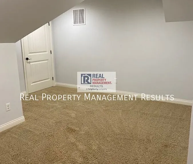 9399 Millicent Ct — Photo 26