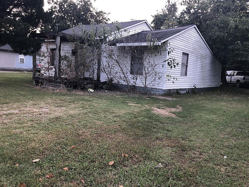 1st image of 913 Ada St