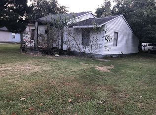 913 Ada St, Leachville, AR 72438